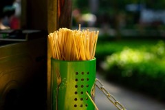 武汉一次性竹签：源头工厂如何定义餐饮场景的专业穿串标准
