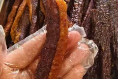 鄂尔多斯连锁特产品牌：现烤牛肉干与传统奶皮子之选