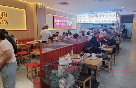 聚焦大湾区米粉快餐赛道：柒粉田拌粉王的产品标准化与加盟体系解析